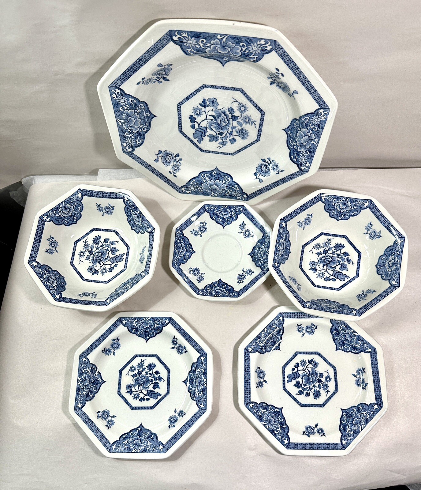Old Pekin J&G Meakin Royal Staffordshire Ironstone Plates and Bowls - Image 1