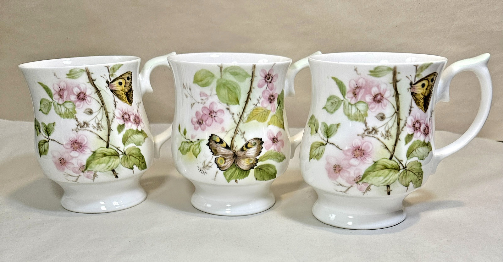 Set of 3 Elizabethan Staffordshire Fine Bone China Flower Stack Coffee Mugs - UK