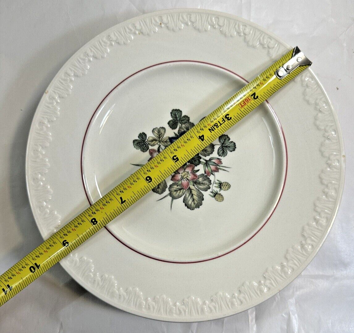 6 (Six) Wedgwood PEMBROKE Luncheon Plates Corinthian T428 -- 9 5/8" - Image 5