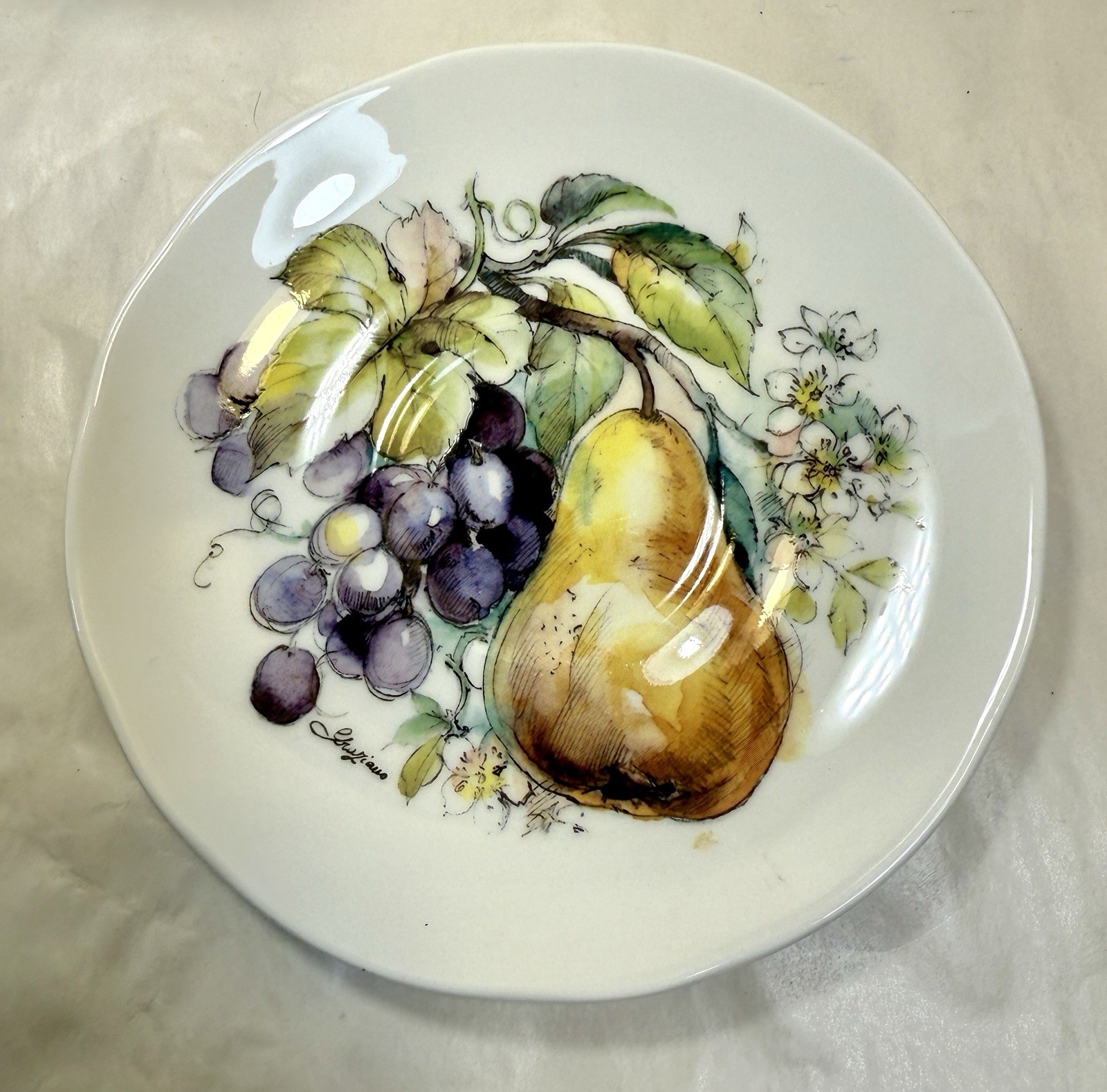 Duchess Bone China Pear / Fruit / Berry Tea Cup and Saucer - Mint, Immaculate - Image 5