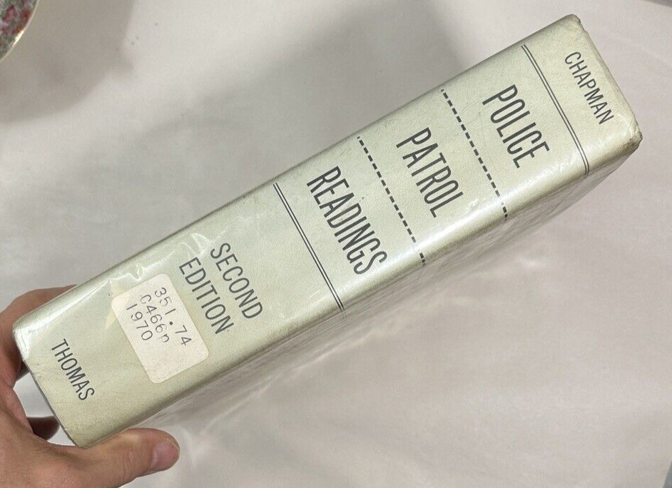 Police Patrol Readings - Second Edition - Samuel Chapman - 2nd Ed., 1970 - HCDJ - Image 3