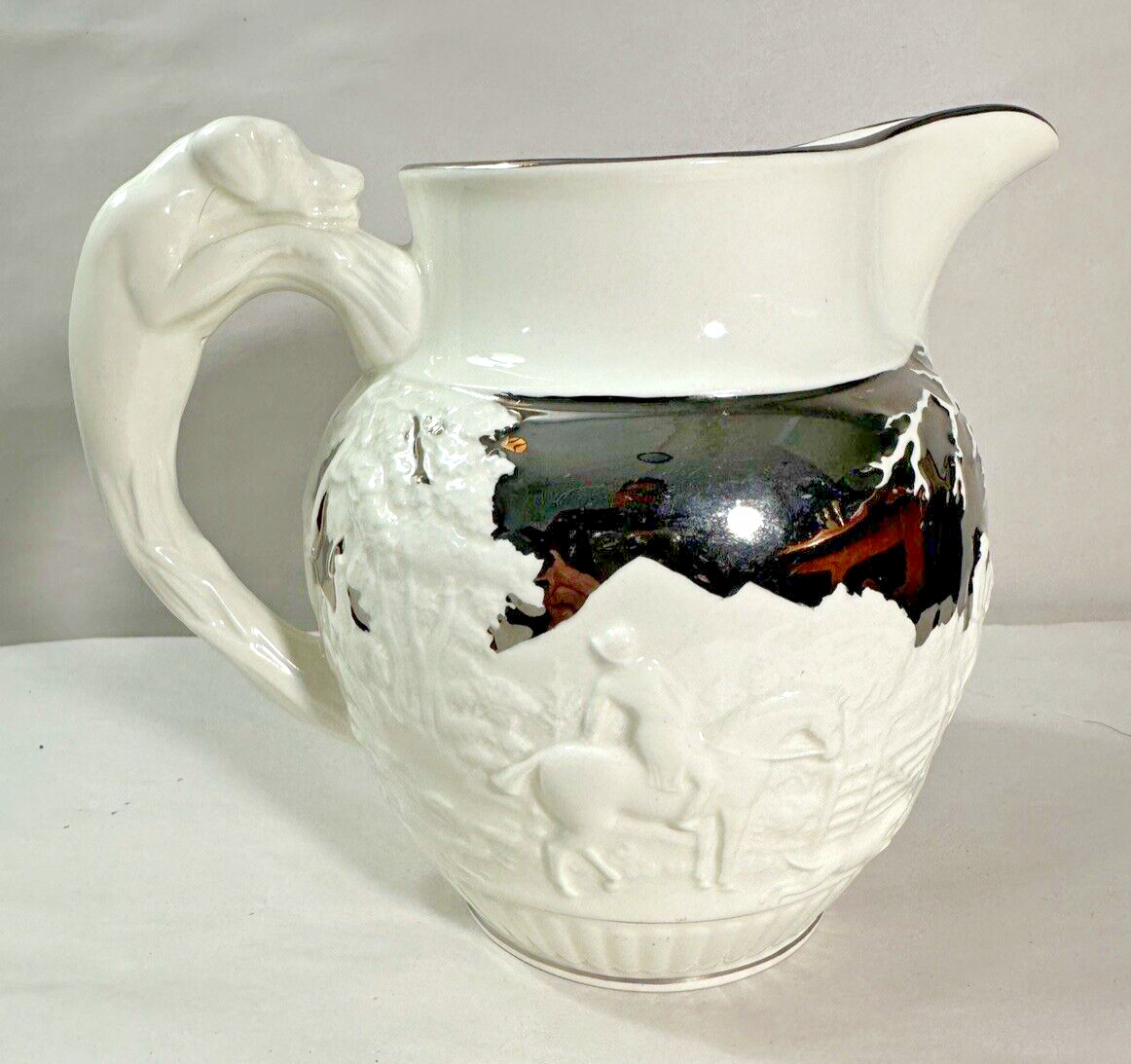 Wedgwood of Etruria & Barlaston D'Ye Ken John Peel 24 oz Pitcher Platinum