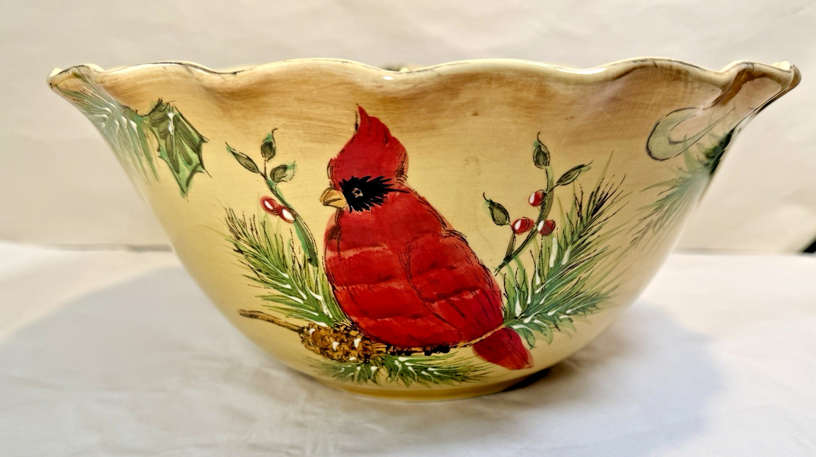Maxcera 10" Serving Bowl - Red Cardinal / Berries / Holly / Xmas Motifs - EUC