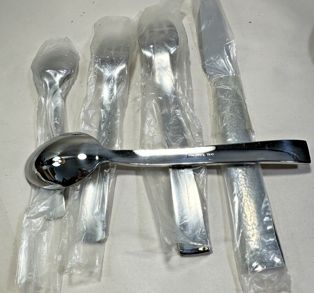 Fortessa 18-10 Lucca Faceted Five Piece Set - New in Plastic - Image 4