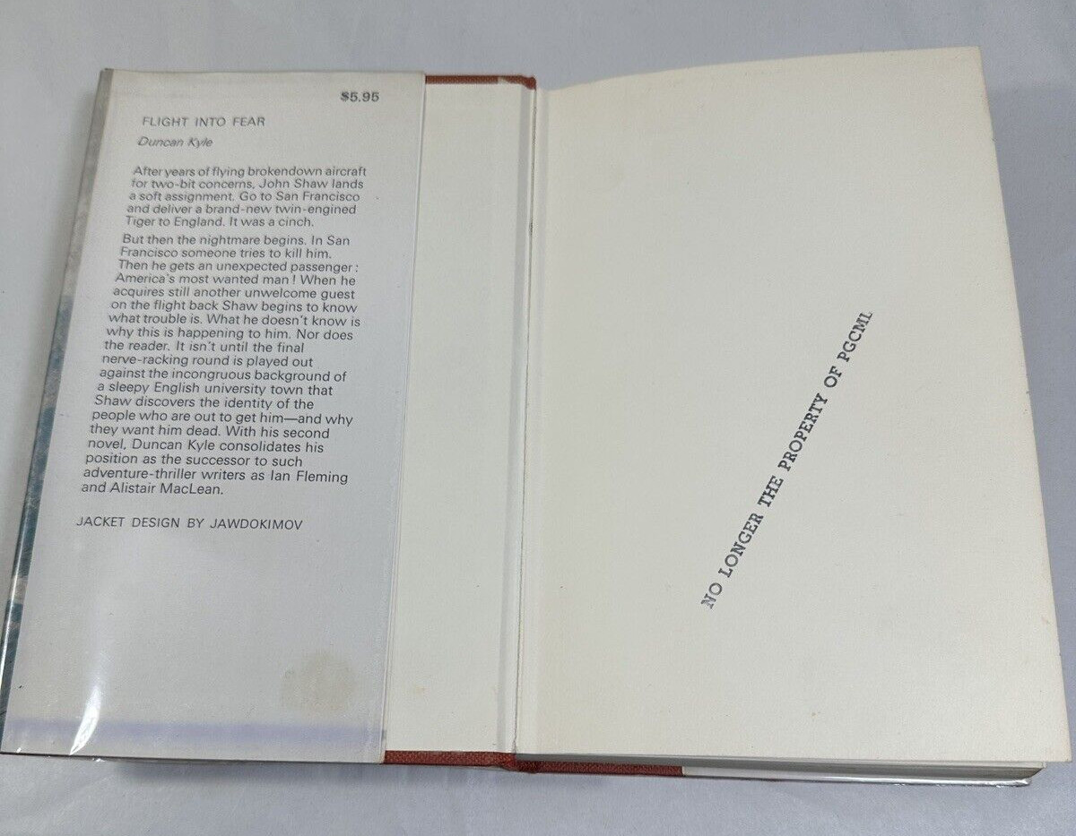 FLIGHT INTO FEAR by Duncan Kyle - 1972  First Edition Hardcover / Dust jacket - Image 1