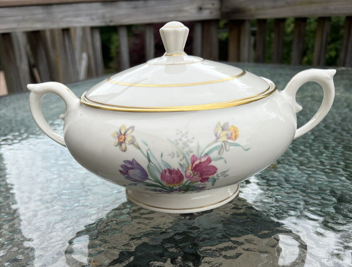 Lamberton Ivory China "Scammell" Covered Vegetable Bowl with Handles - Image 1