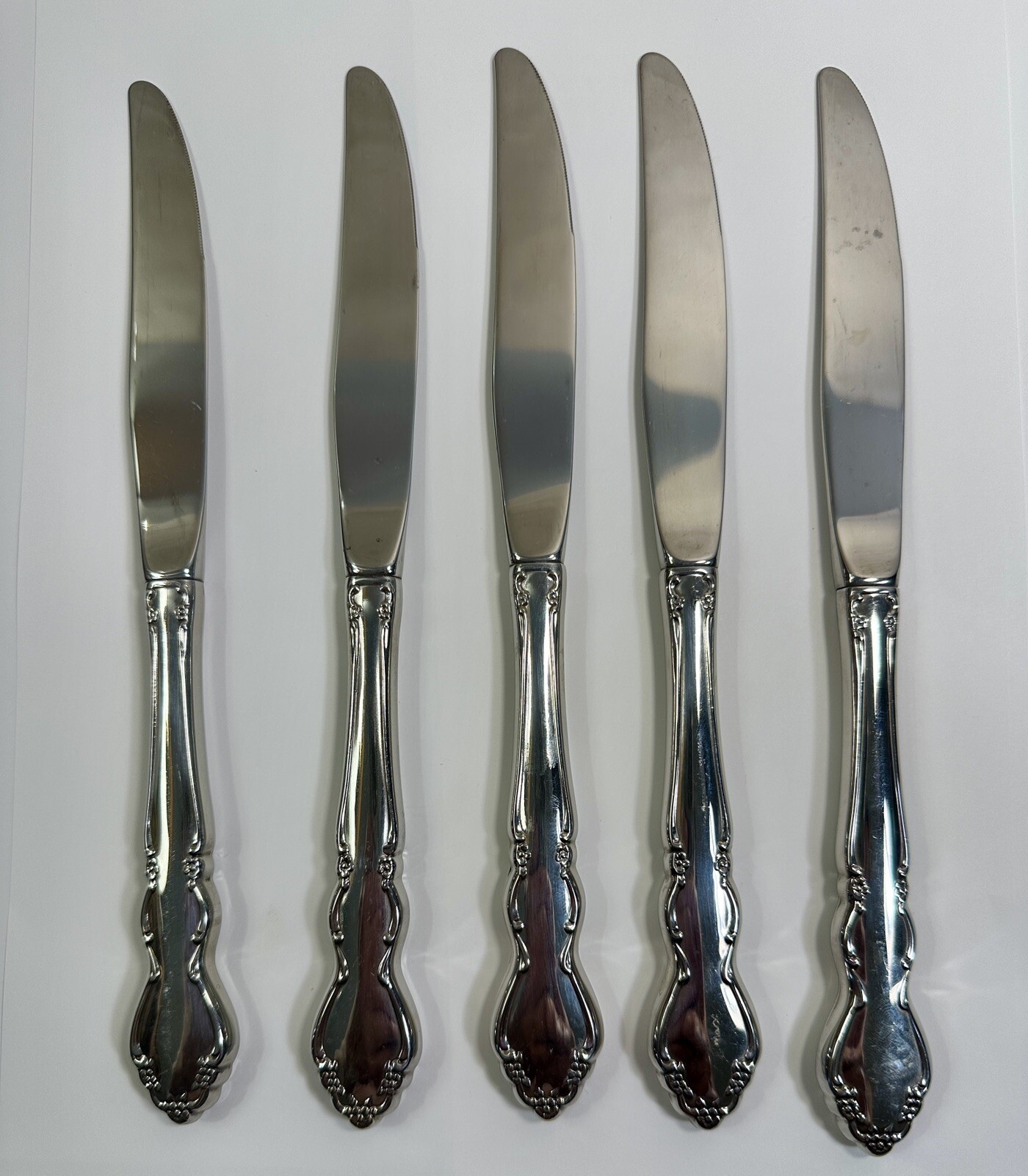 Five (5) Oneida Stainless Dover (Glossy) Dinner Knives - Unused - Image 2