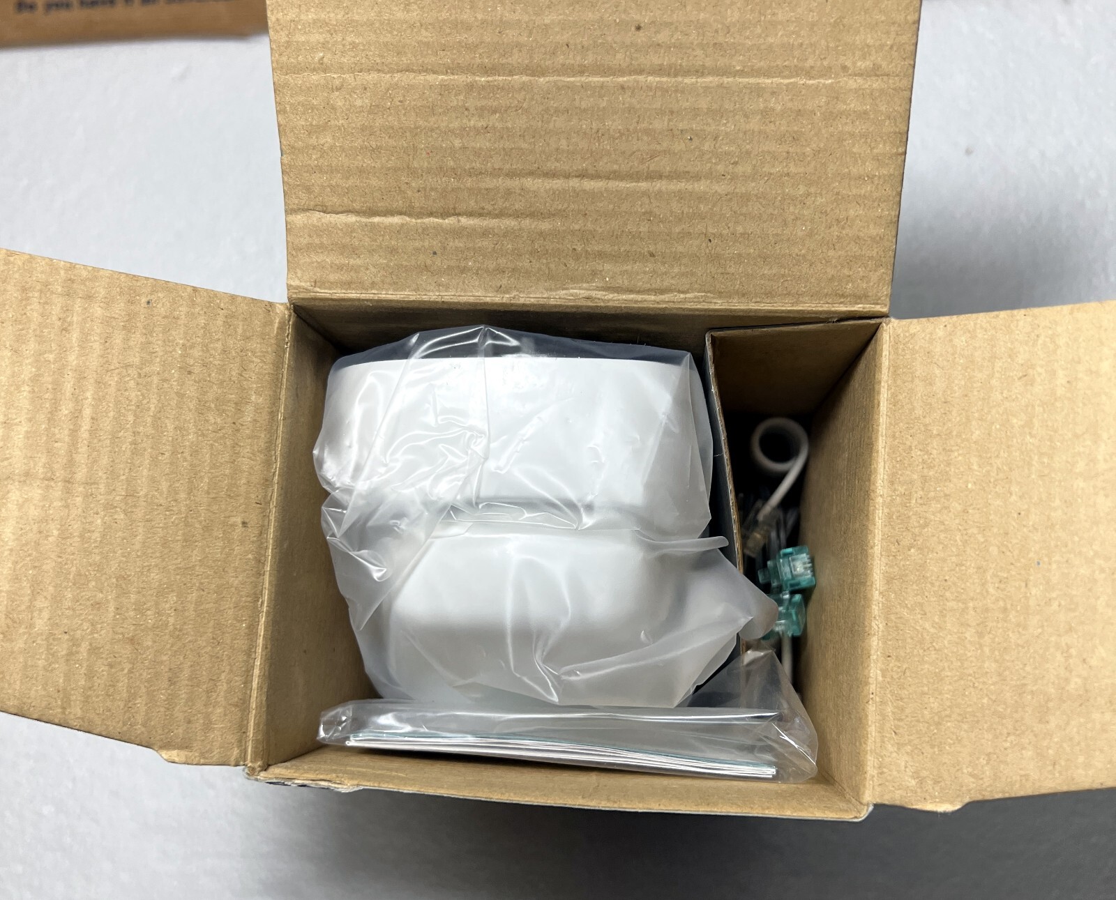 210WH AT&T Corded TrimLine Phone,Lighted Keypad, White BRAND NEW - Image 1