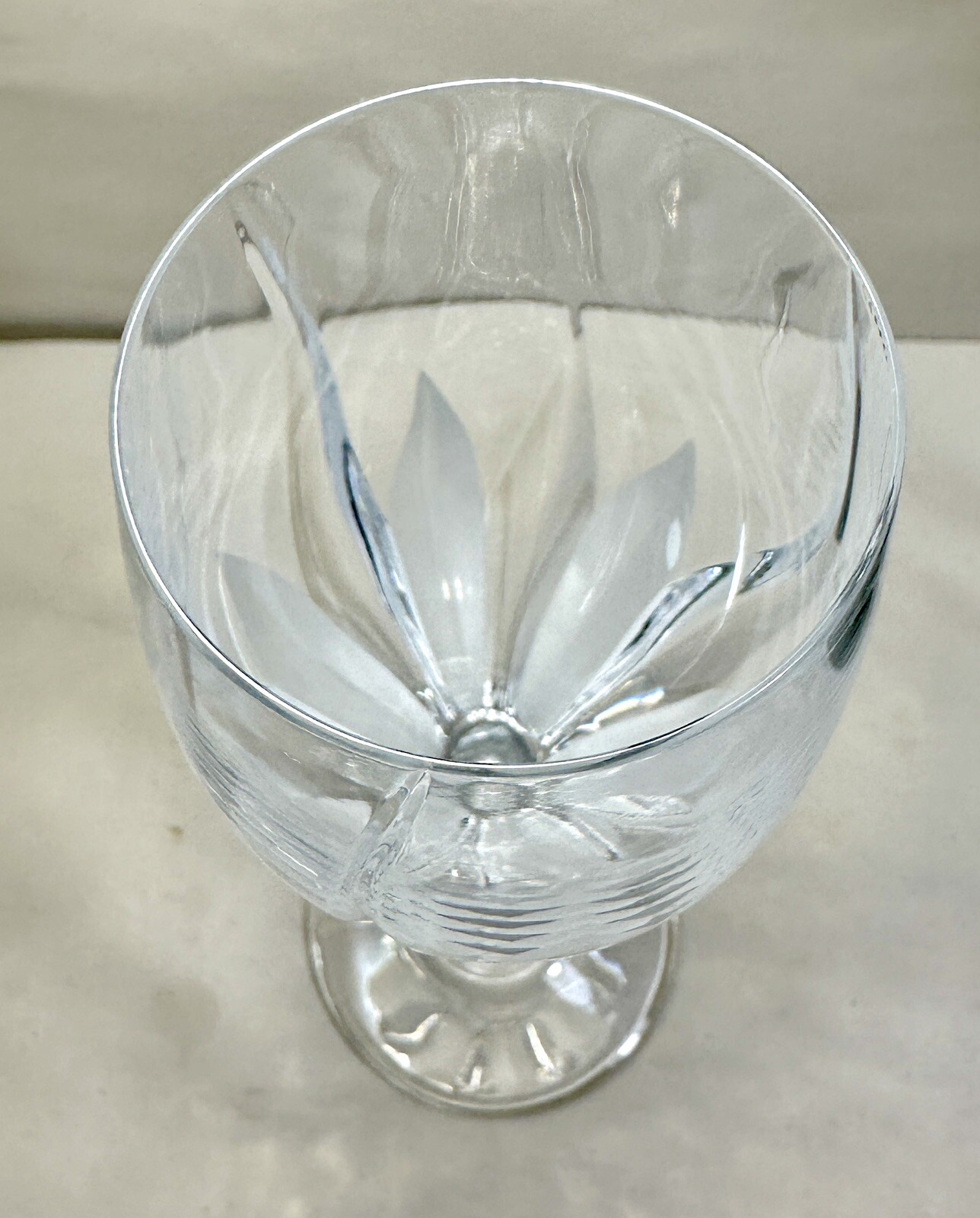 One (1) Mikasa Flame D'Amore Crystal 9" Goblet - Immaculate - Image 2