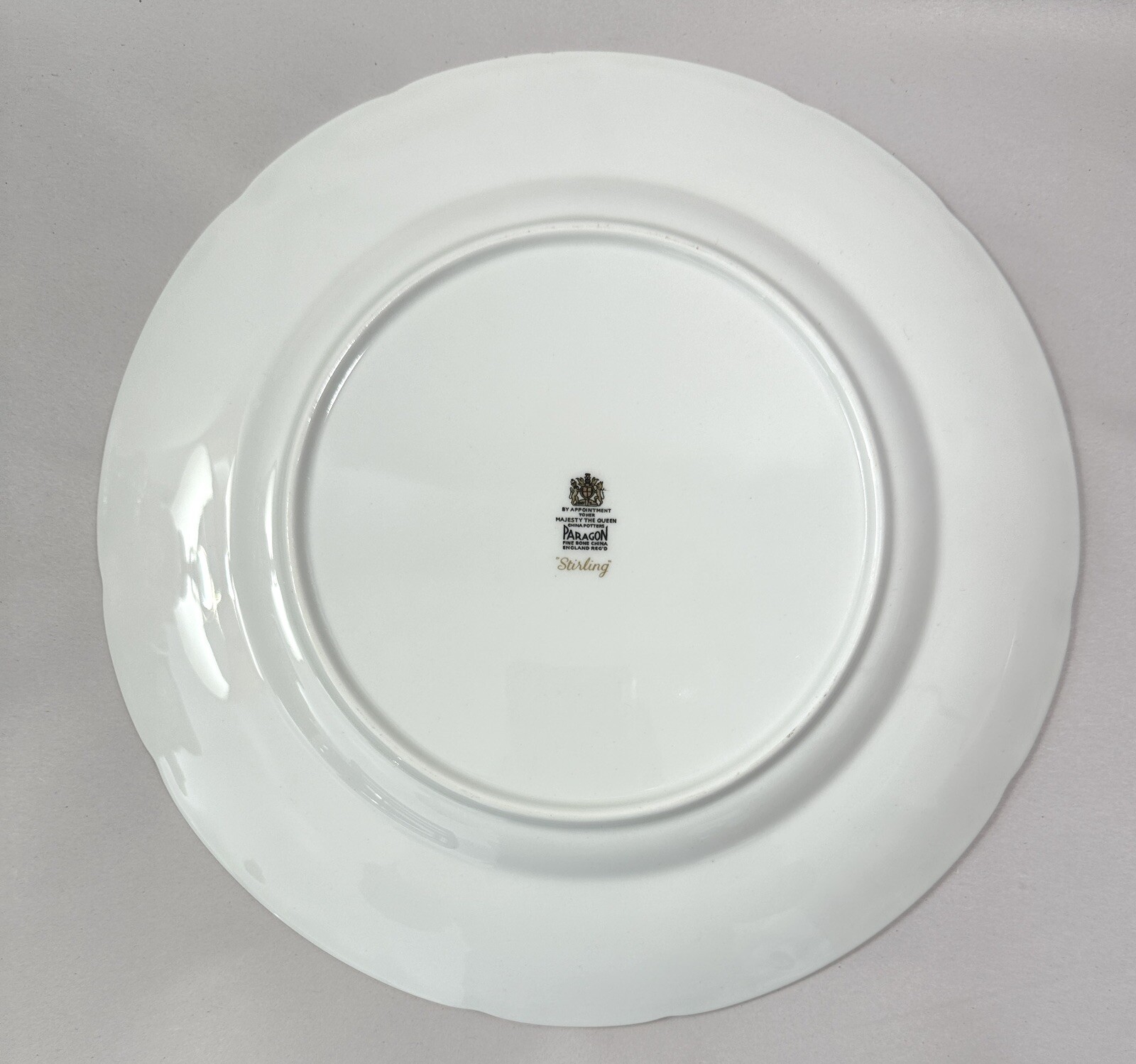 Paragon Stirling Dinner Plate 10 3/4” Cobalt Blue and Gold - UK - Small Defect - Image 4