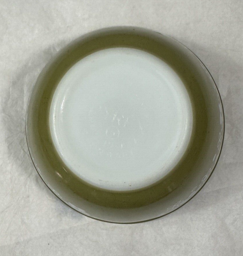 VTG PYREX Green Mixing Bowl Flowers Ovenware - 1.5 Pt - Image 3