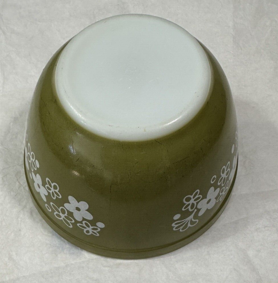 VTG PYREX Green Mixing Bowl Flowers Ovenware - 1.5 Pt - Image 4