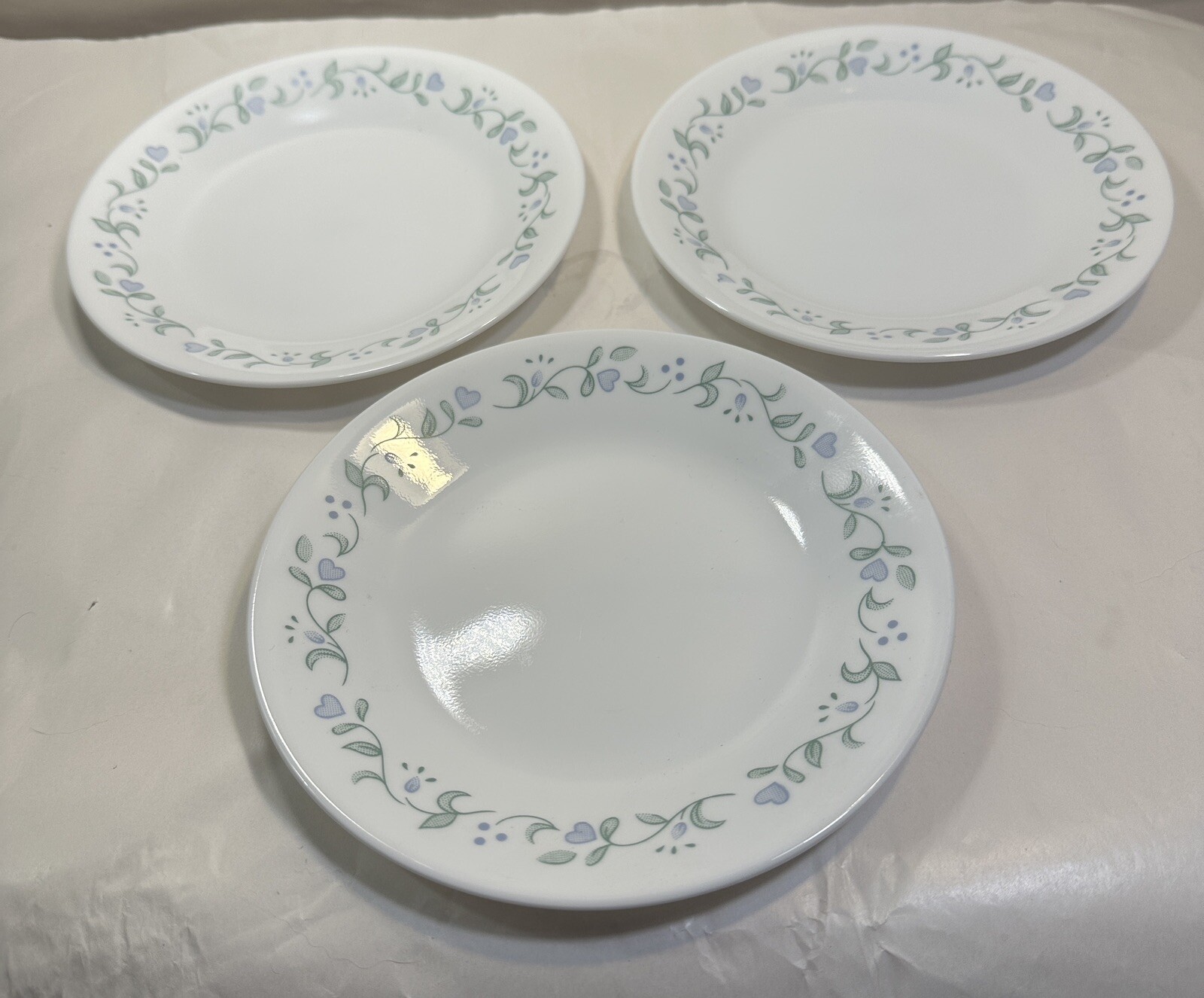 Three Corelle Country Cottage Bread Butter Plates Corning 6 3/4" Green Vines - Image 1
