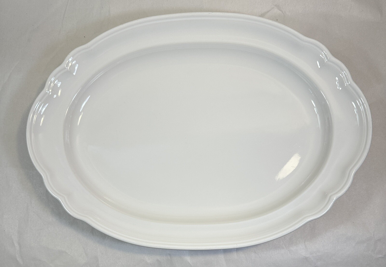 Pfaltzgraff Gazebo White - 10 1/4" X 14 1/2" Oval Scalloped Serving Platter - Image 1