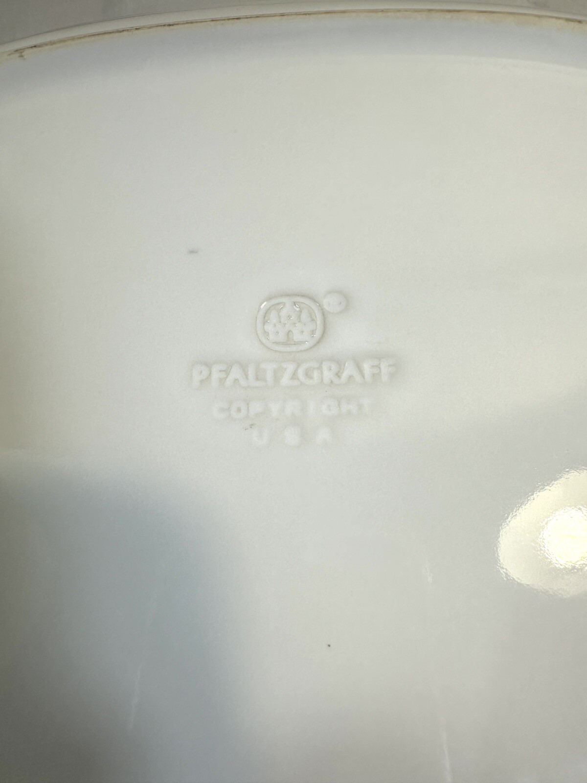 Pfaltzgraff Gazebo White - 10 1/4" X 14 1/2" Oval Scalloped Serving Platter - Image 3