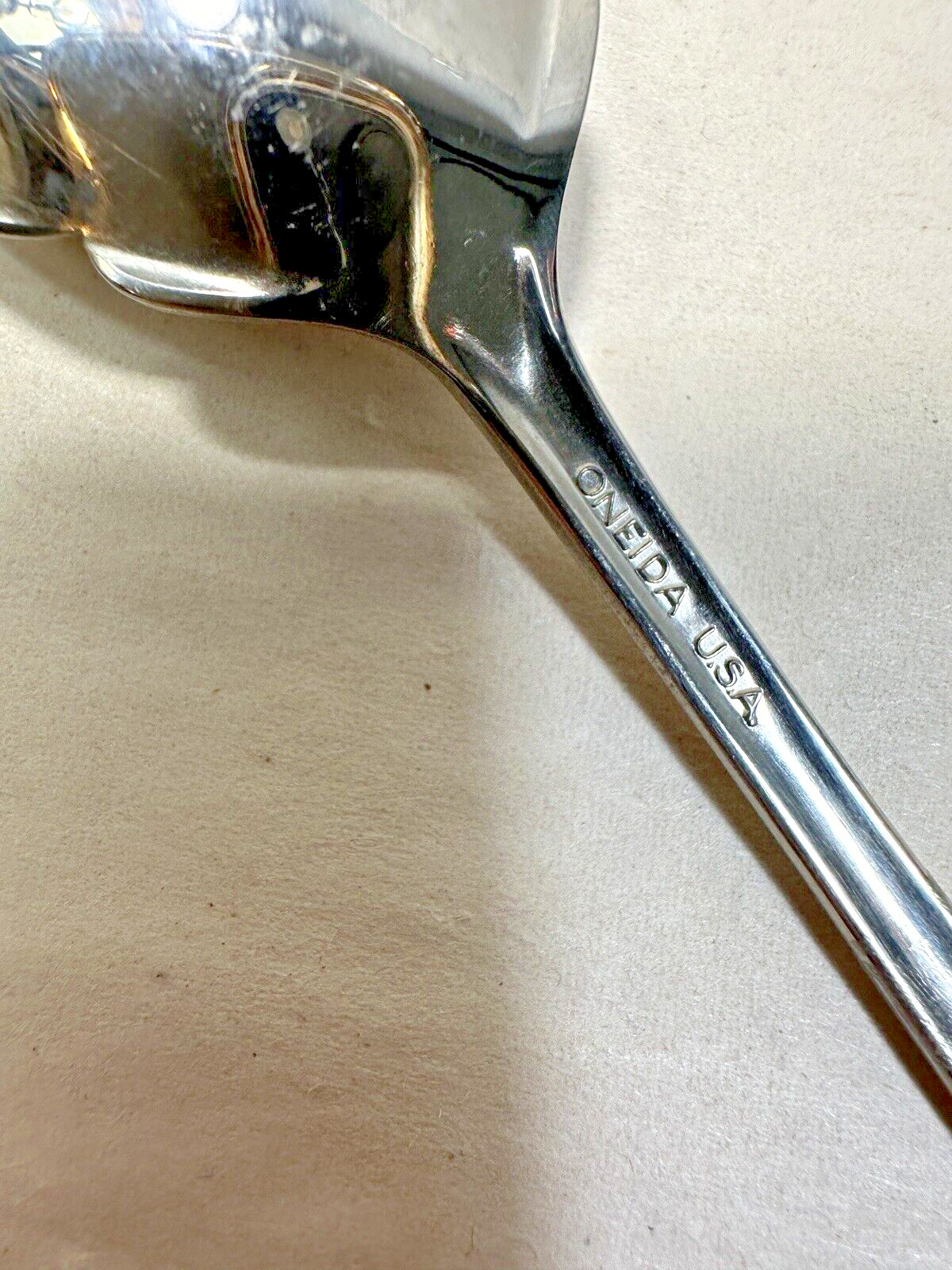 One (1) Oneida Bancroft Distinction Deluxe Stainless USA Sugar Spoon - 6" - Image 5