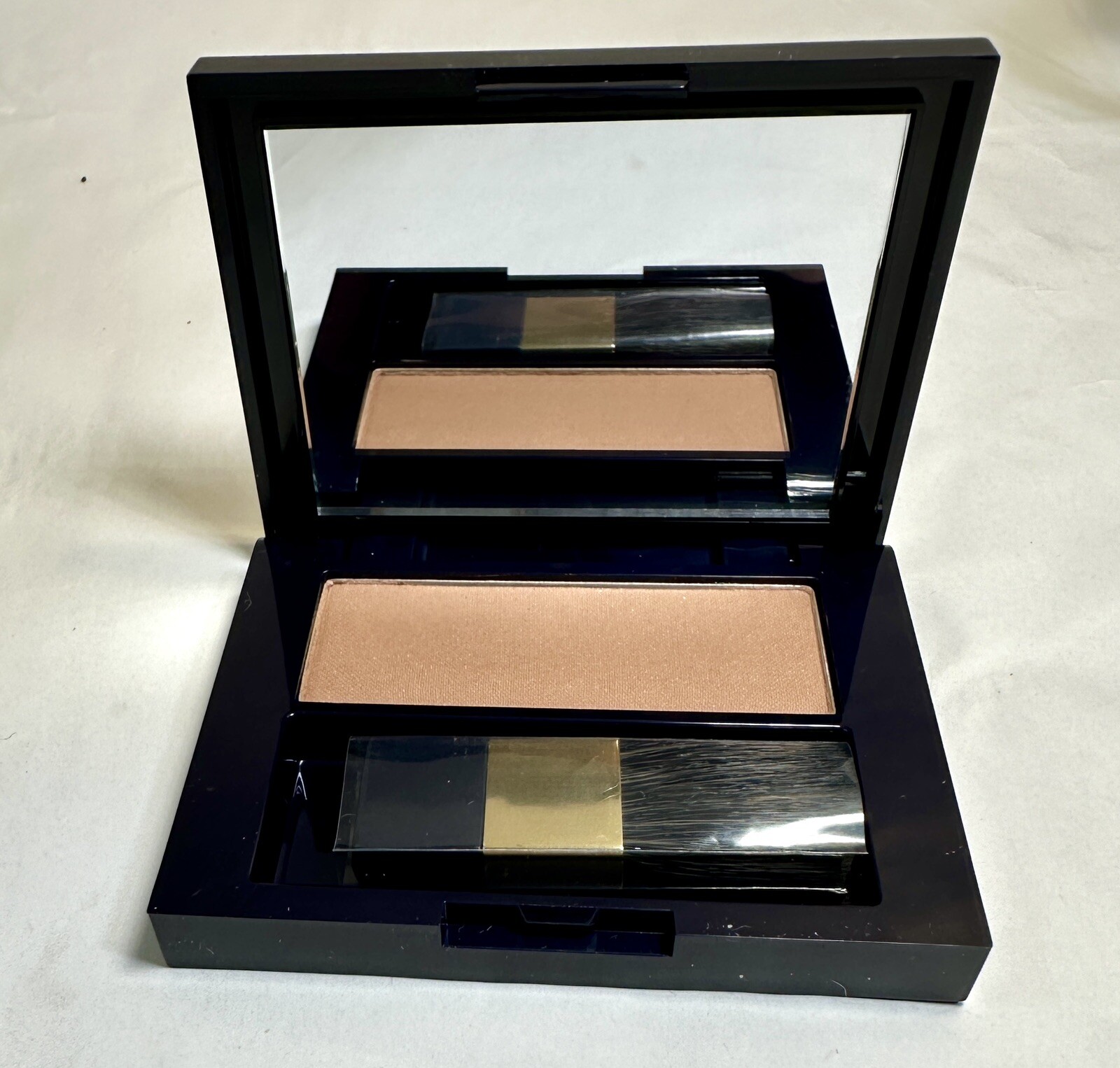 One Estee Lauder x Quentin Jones Bronze Goddess Powder Bronzer, #02 Medium, New