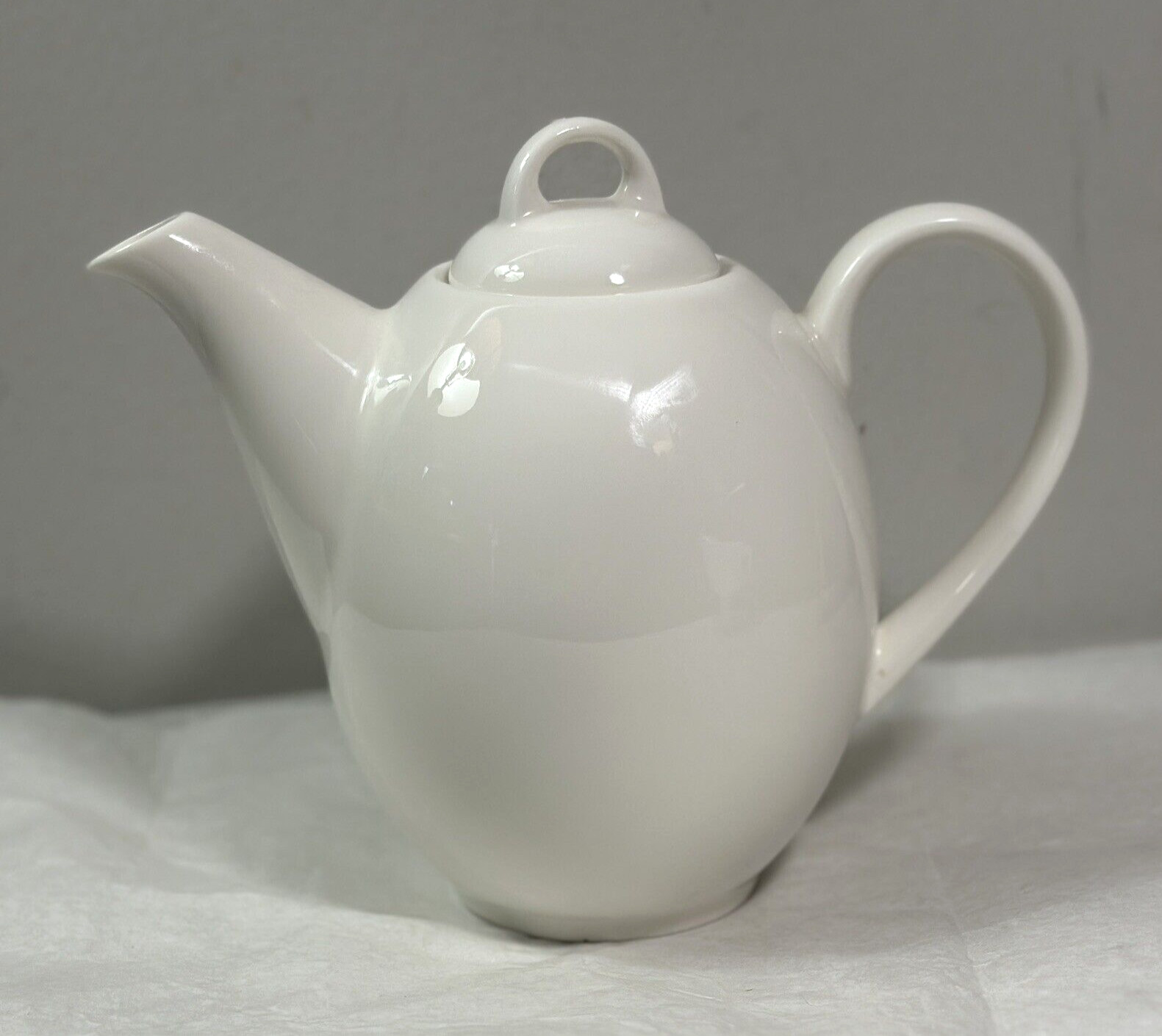 Meritage White Tea Pot - Fine Ceramic - New - Image 1