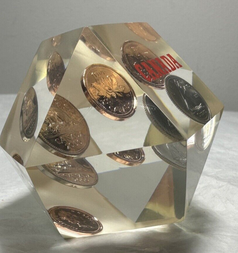 Plexiglass Coin Display - Canadian Coins - Tetradecagon (fourteen-sided) - Image 11