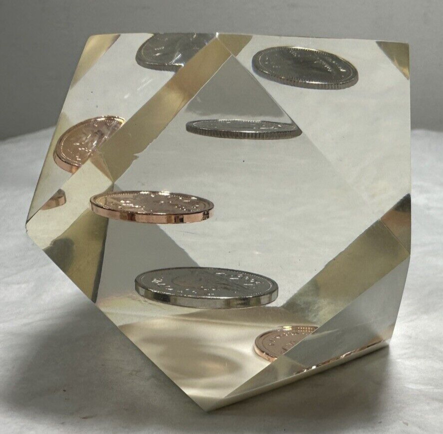 Plexiglass Coin Display - Canadian Coins - Tetradecagon (fourteen-sided) - Image 3