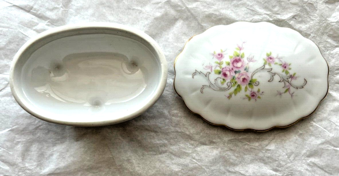 Vintage German Porcelain Oval Footed Trinket Box with Lid - circa 1935 - Image 2