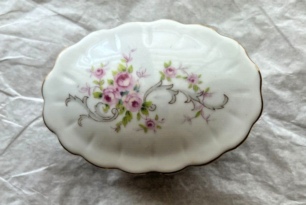 Vintage German Porcelain Oval Footed Trinket Box with Lid - circa 1935 - Image 4