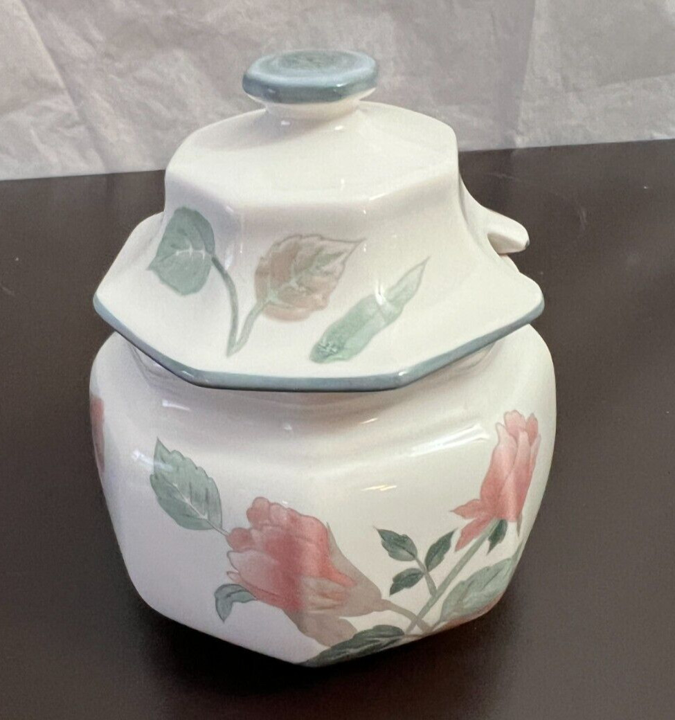 Mikasa Continental Pattern: SILK FLOWERS F3003 Sugar Bowl with Lid - Image 3