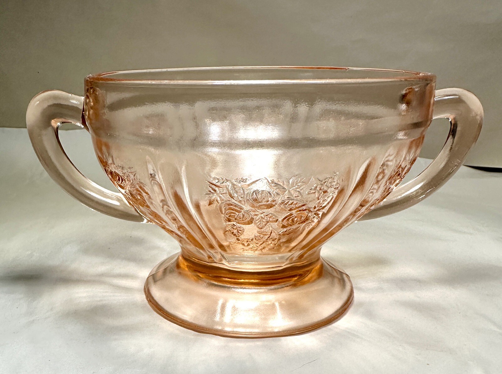 Federal Sharon Cabbage Rose Pink Depression Glass Sugar Bowl - Image 1