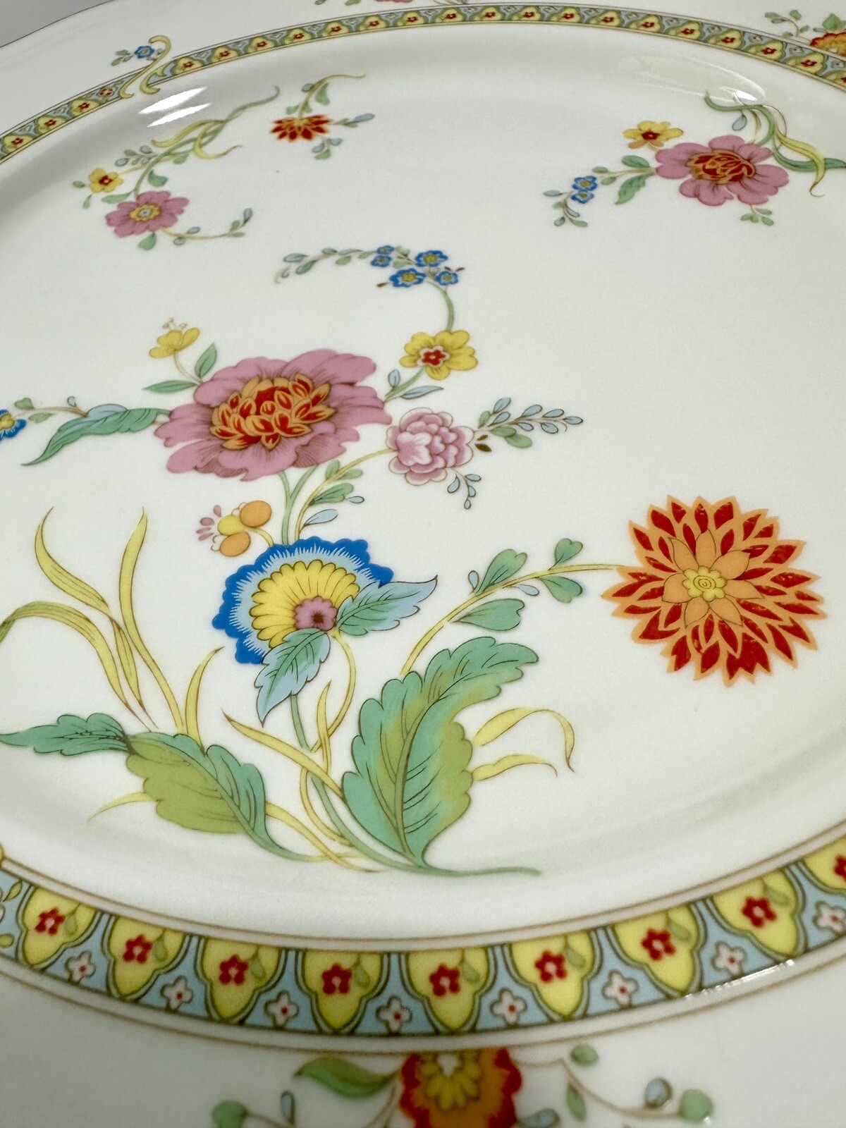 Aynsley Shangri-La Dinner Plate - 10.5" - England - Image 3