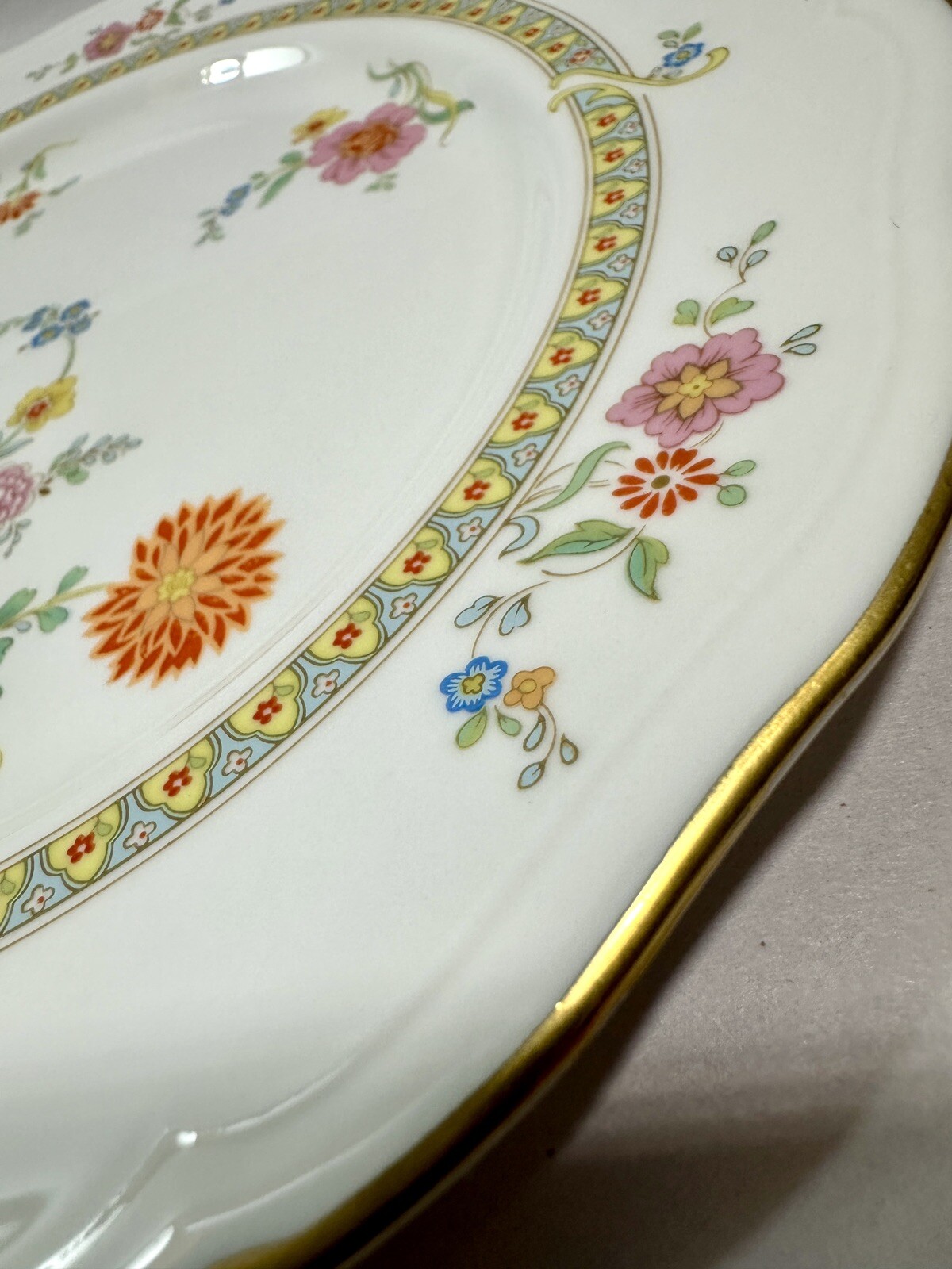 Aynsley Shangri-La Dinner Plate - 10.5" - England - Image 4