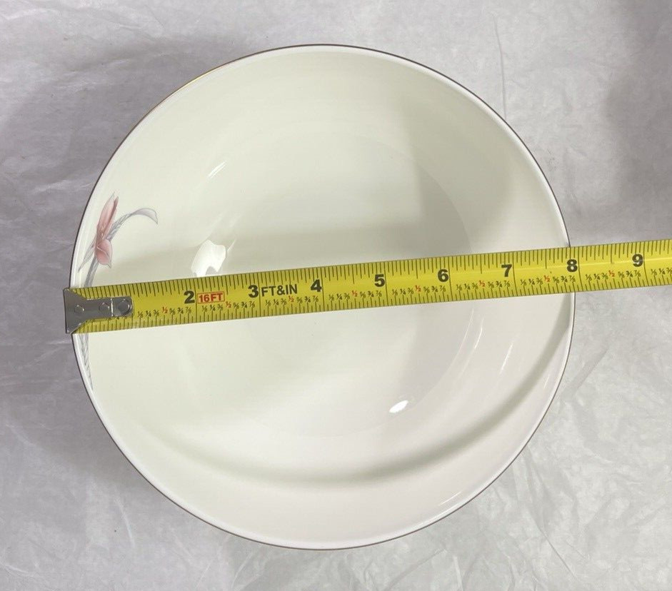 Mikasa China Cosmo Serving Bowl - 8 inches across  - Image 4