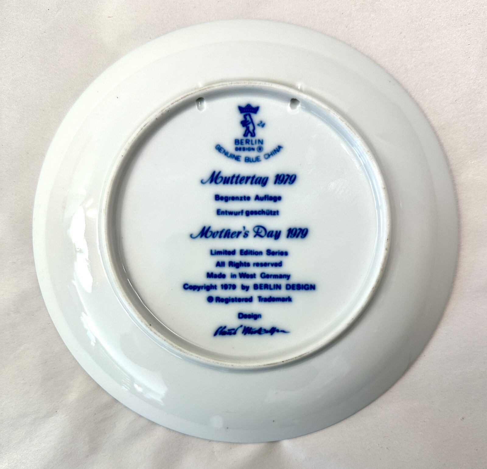 Berlin Design 1979 Mother's Day Plate - West Germany Genuine Blue China - Image 3