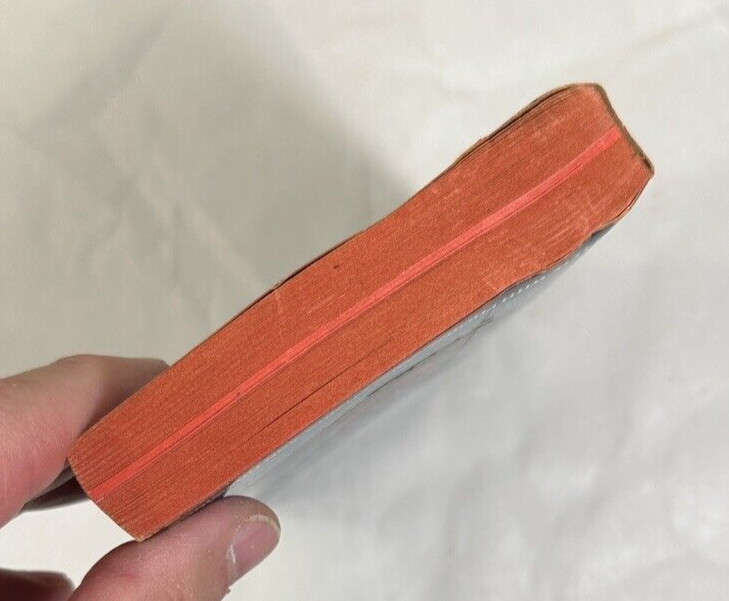 THE BERMUDA TRIANGLE by Charles Berlitz 1975 First Avon Edition Paperback Book - Image 4