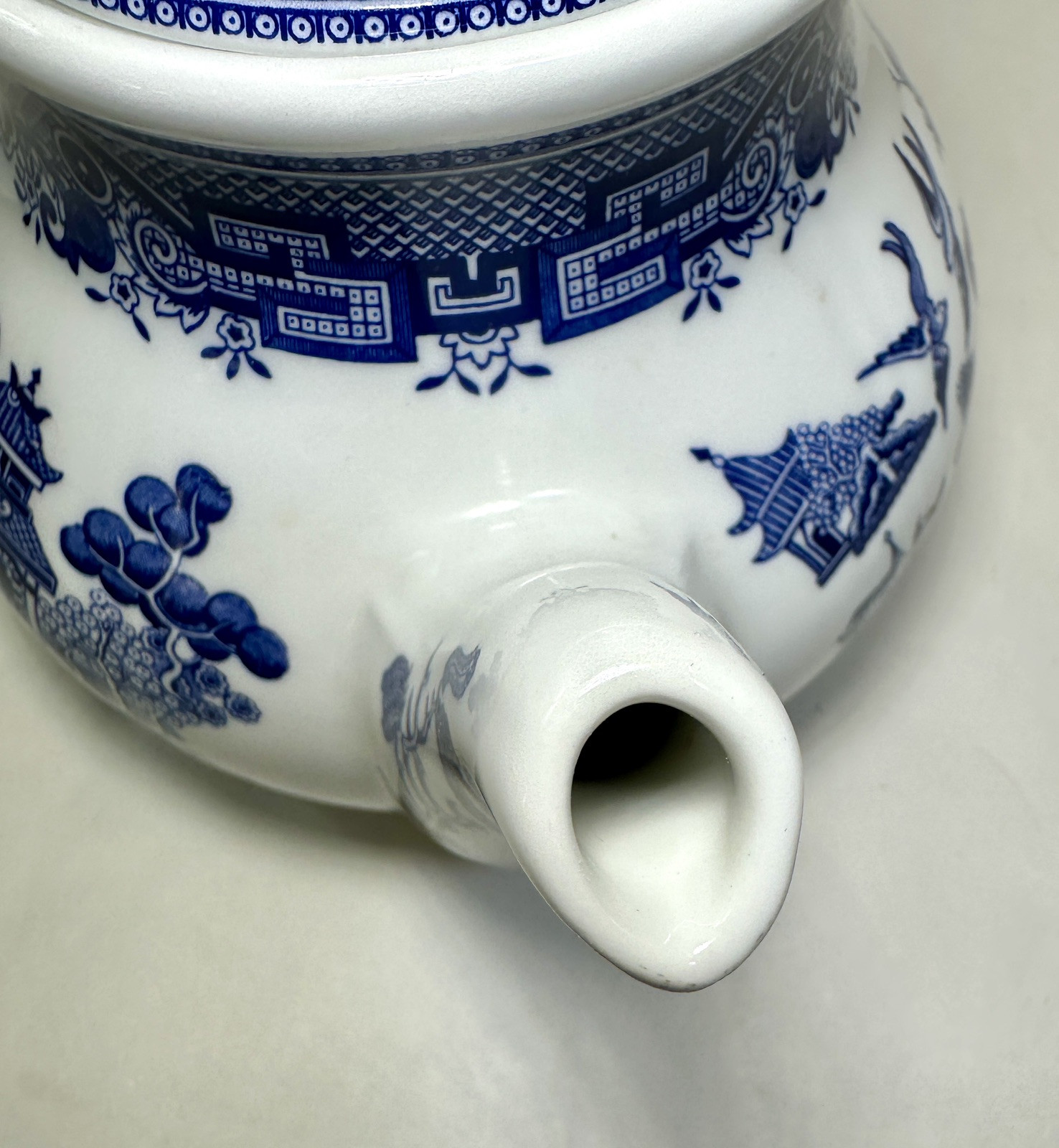 Vintage Churchill Blue Willow Teapot Made In England Staffordshire White China - Image 12