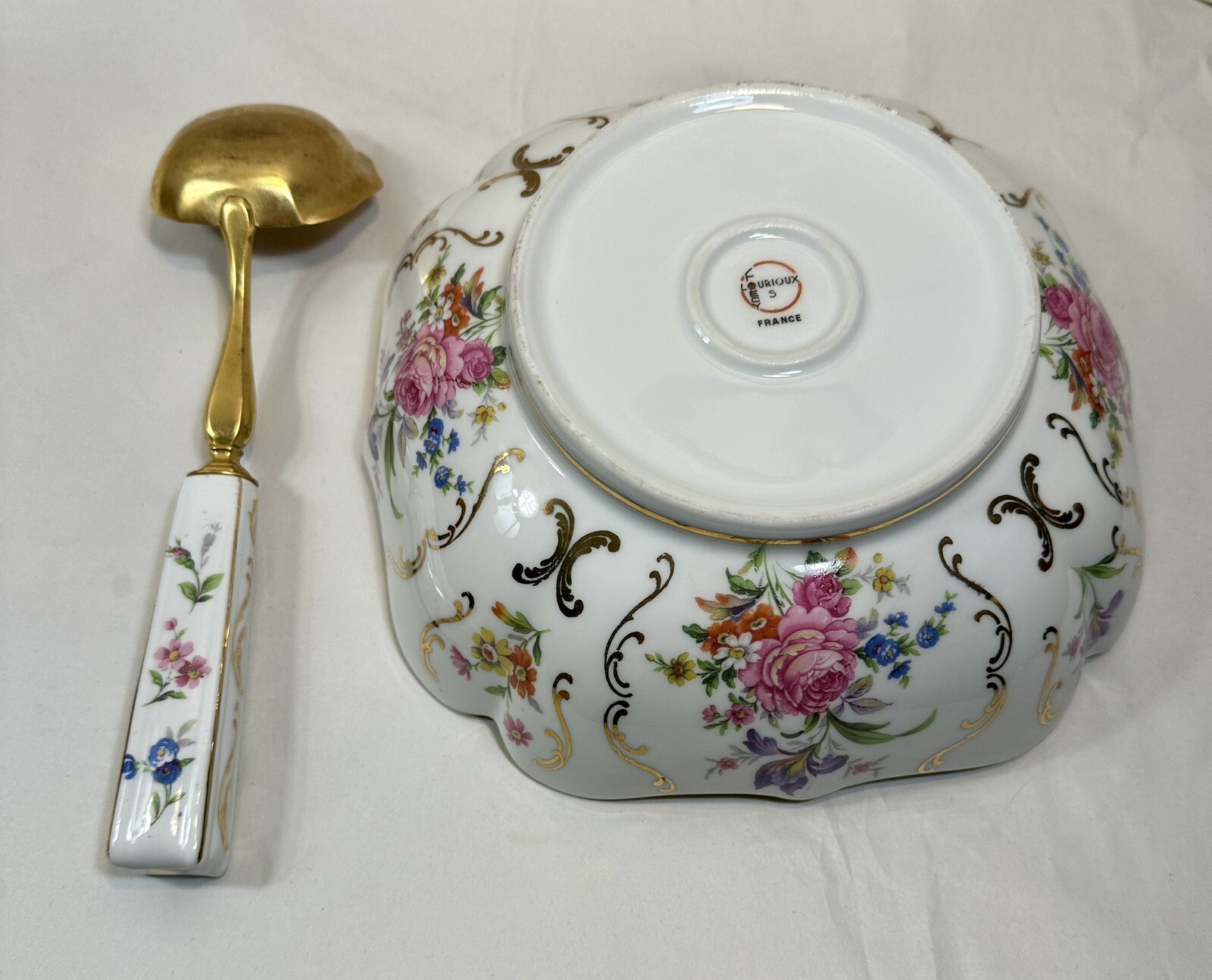 France Louis Lourioux Foecy Serving Bowl and Ladle - Gold Trim - Immaculate - Image 5