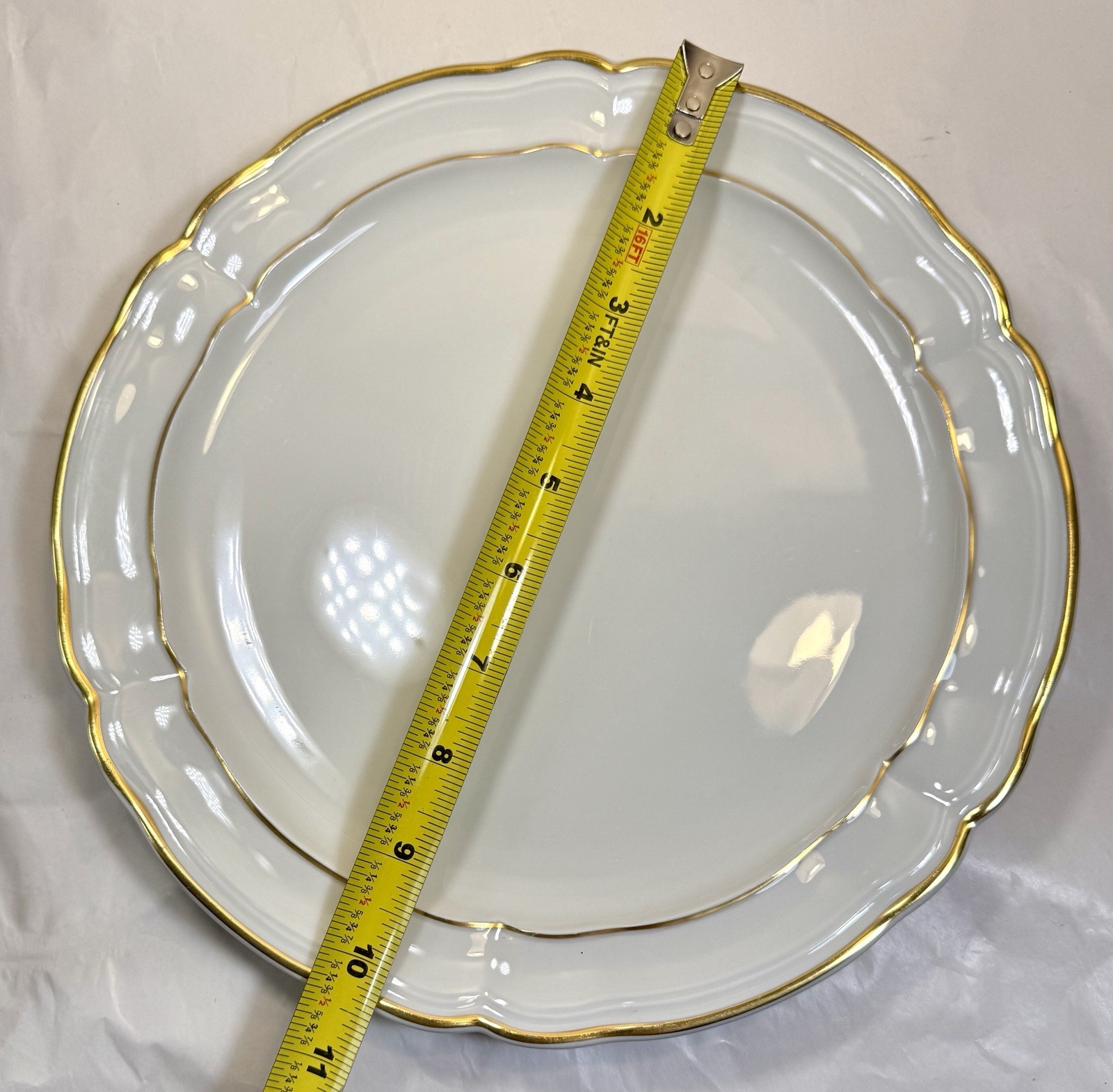 One Bernardaud Limoges Louis XV 10-3/8" Dinner Plate - Flawless - Image 2