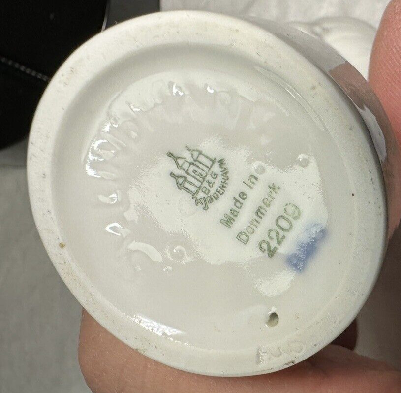 Three (3) Bing & Grondahl Baby Boy Figurines SV. LINDHART - #2207, #2208, #2209 - Image 8