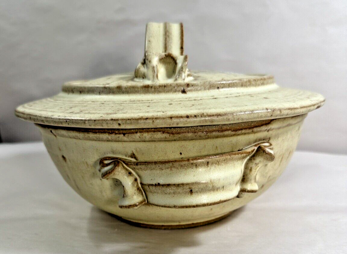 Annapolis Pottery Oven Ware - Covered 9" Casserole - Unused - Image 7