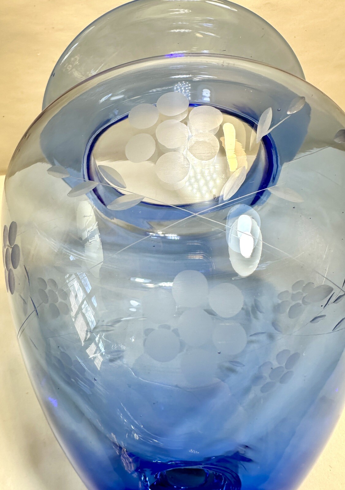 Ftd Florists Transworld Delivery Blue Etched Glass Pedestal Vase 9" Tall - Image 7