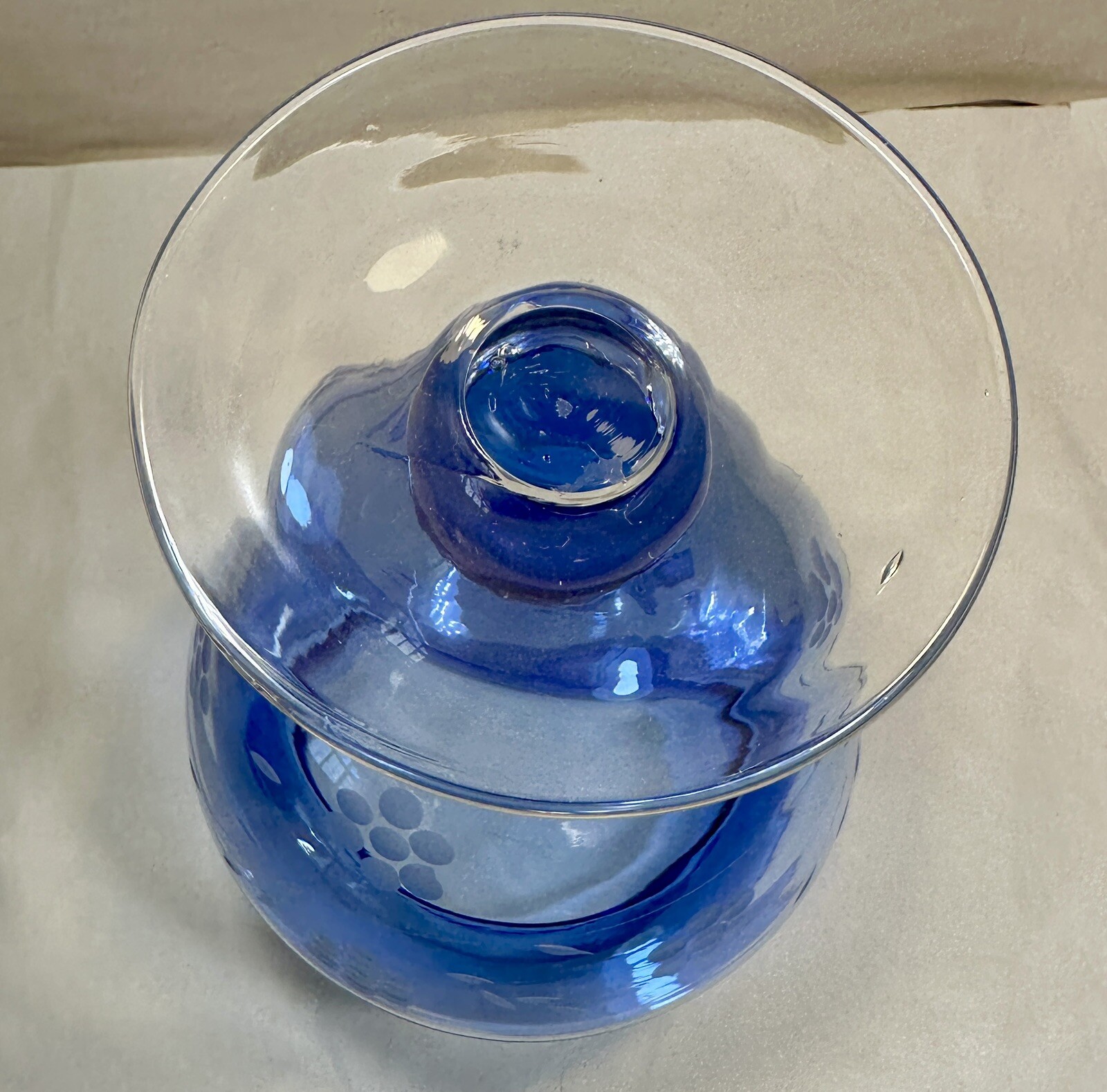 Ftd Florists Transworld Delivery Blue Etched Glass Pedestal Vase 9" Tall - Image 8