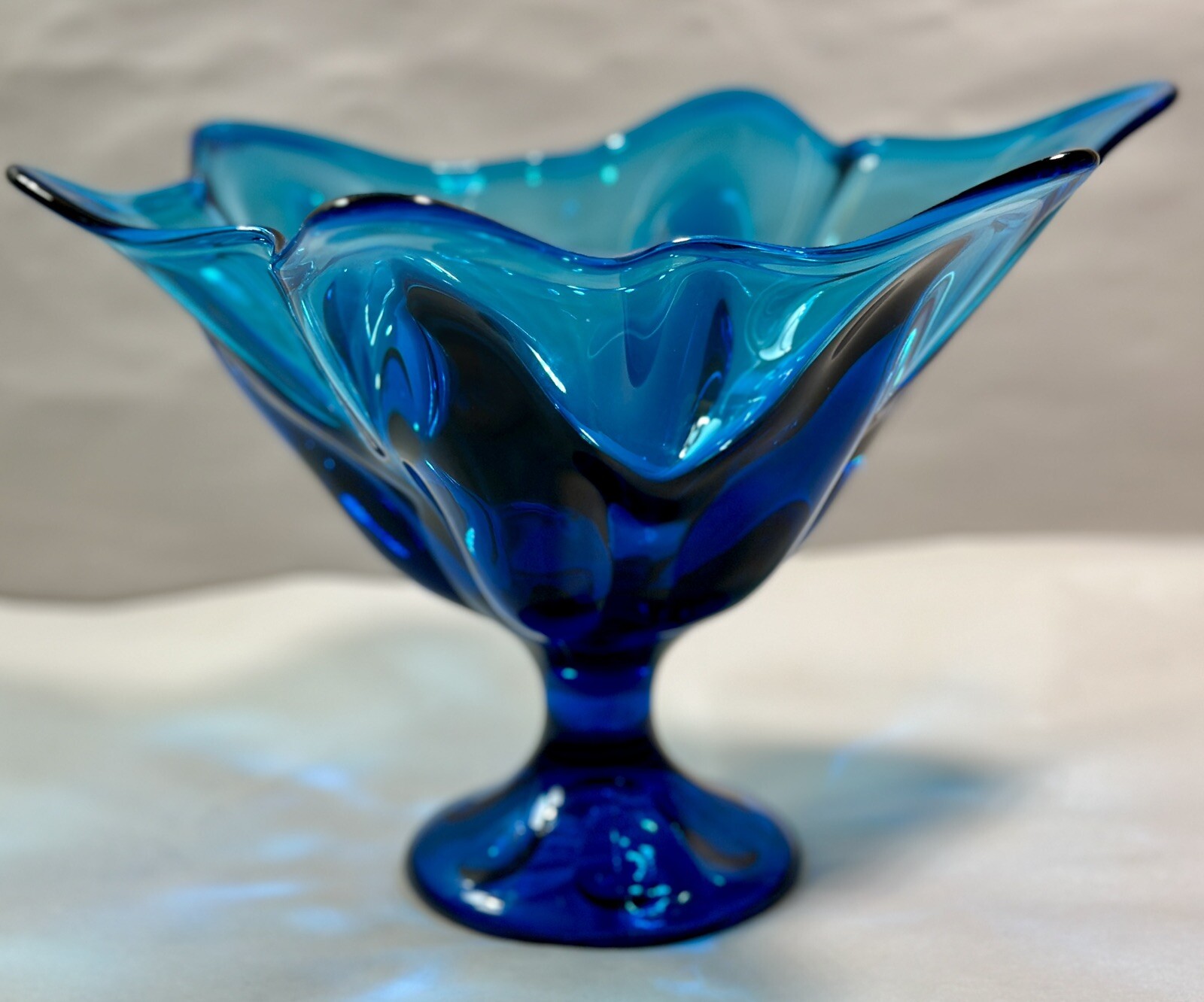 L.E. Smith Glass Peacock Blue Footed Compote / Fruit Bowl (#6101) - circa 1967 - Image 14