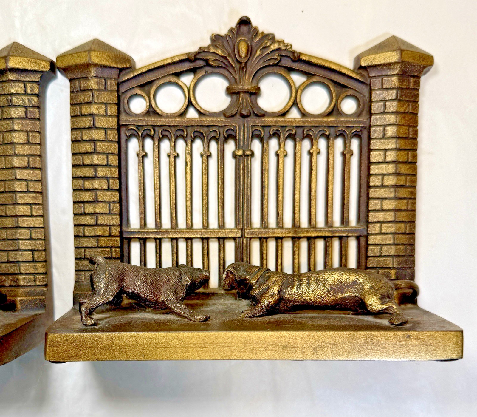 B&H Bookends - Dogs at the Gate - Image 1
