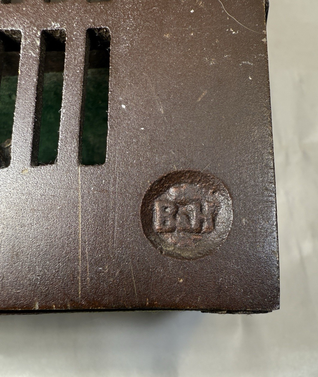 B&H Bookends - Dogs at the Gate - Image 2