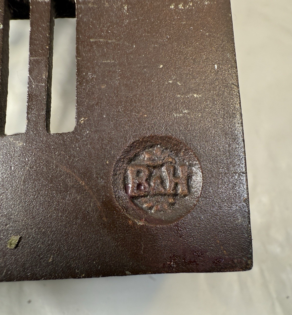 B&H Bookends - Dogs at the Gate - Image 3