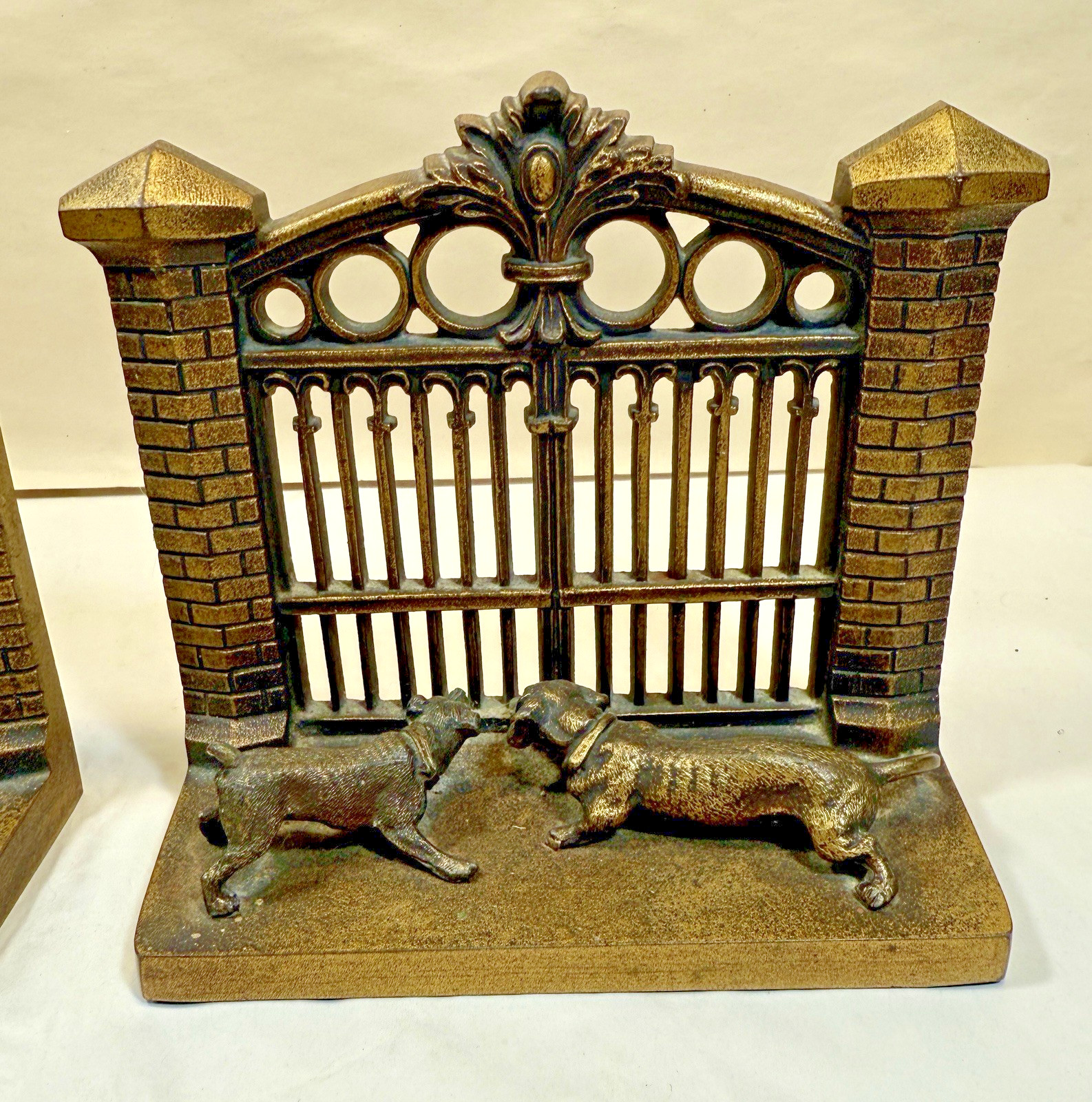 B&H Bookends - Dogs at the Gate - Image 7
