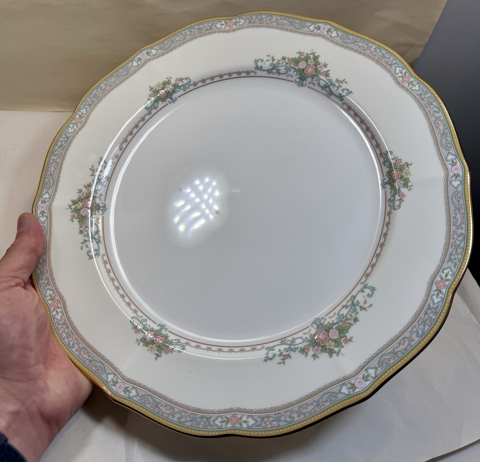 Mikasa Bridal Bouquet Chop Plate - 12-1/8" - CAP08 - Japan - Immaculate - Image 2