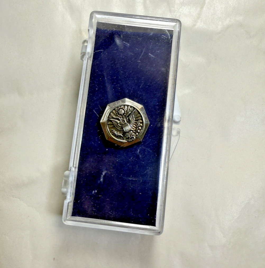 State Department 25-Year Pin - Image 1