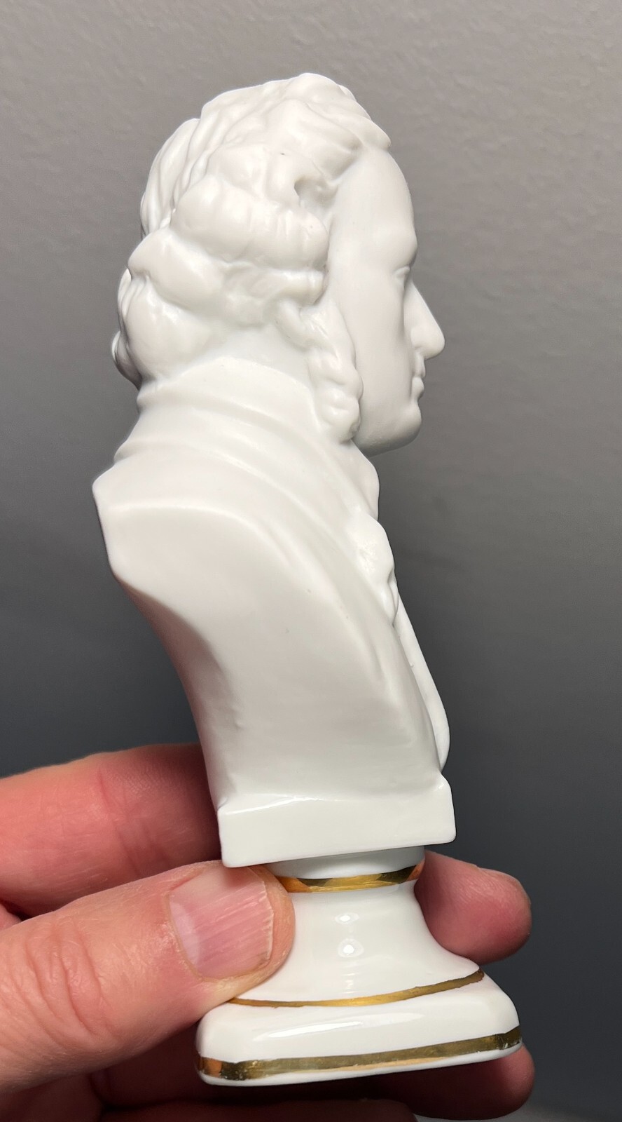 23/349X Bisque Porcelain Gold Trim Mendelssohn 5 inches tall - Image 3