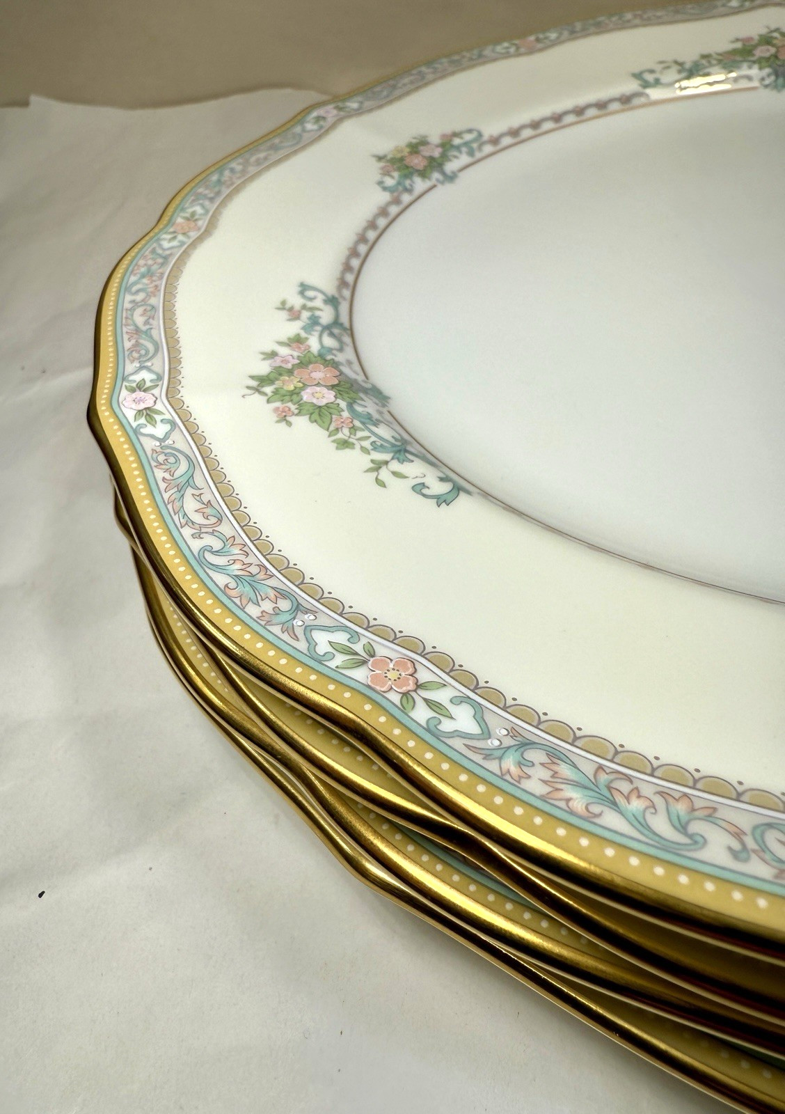 Mikasa Bridal Bouquet Dinner Plates - Set of Four - 10-1/2" - CAP08 - Image 3