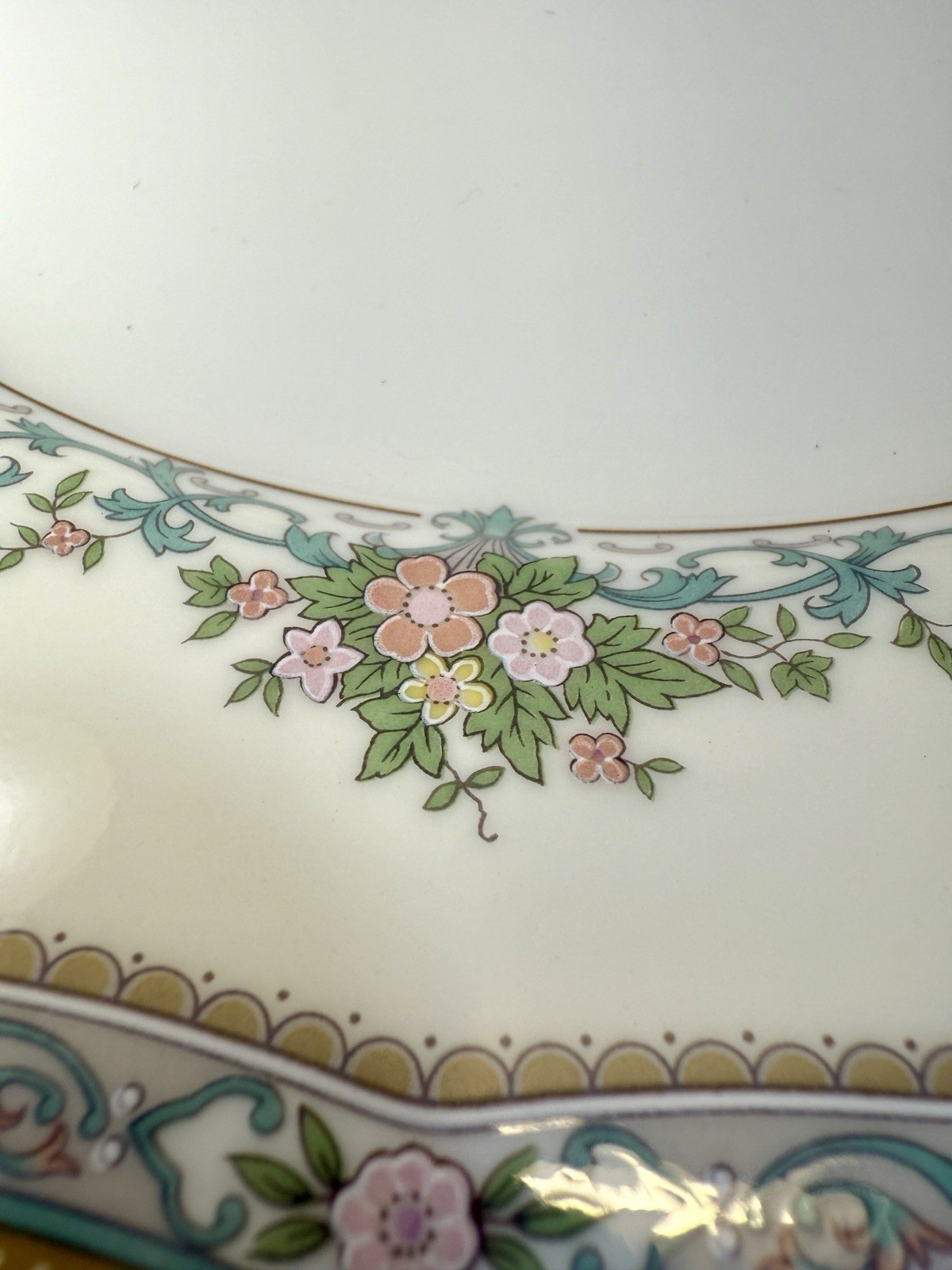 Mikasa Bridal Bouquet Dinner Plates - Set of Four - 10-1/2" - CAP08 - Image 8